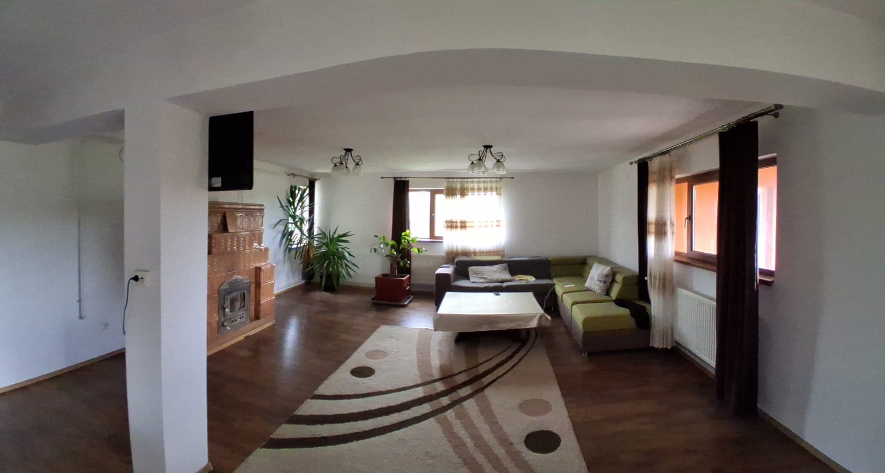 Casa P+M construita intr-o oaza de verdeata , departe de zgomotul orasului  - 6